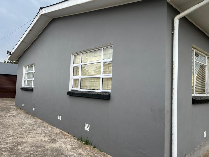 To Let 4 Bedroom Property for Rent in Grahamstown Eastern Cape